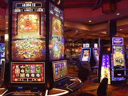 Live casino dealer streaming a real-time baccarat game on 6bet app